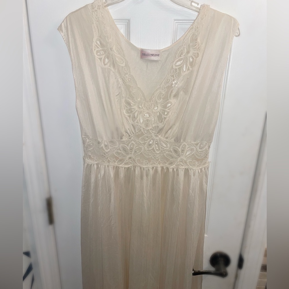 VTG 60s ShadowLine Long Lace Trim Ivory Nightgown Size S V Neck Slip Dress 50s